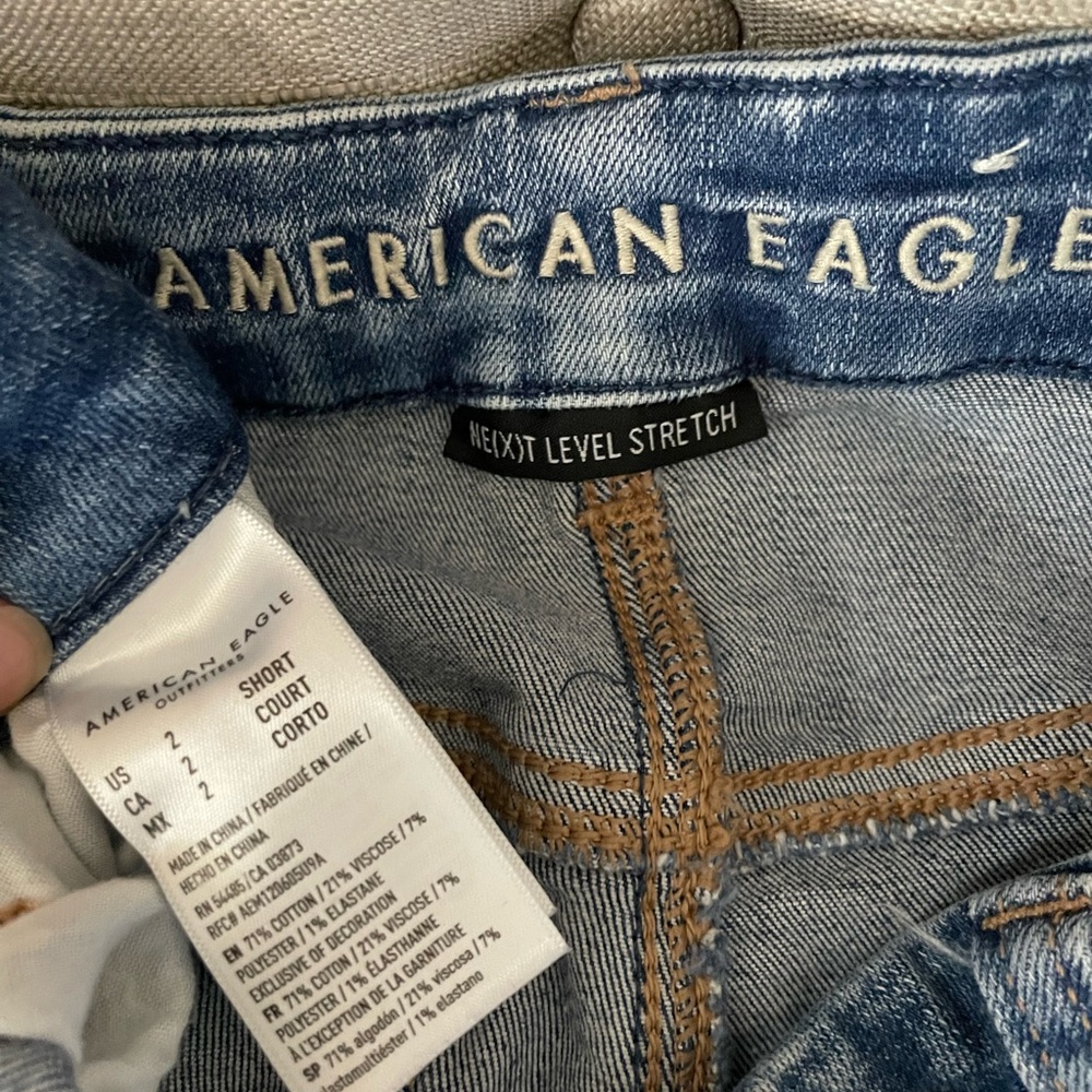 American Eagle size 2 short jeans